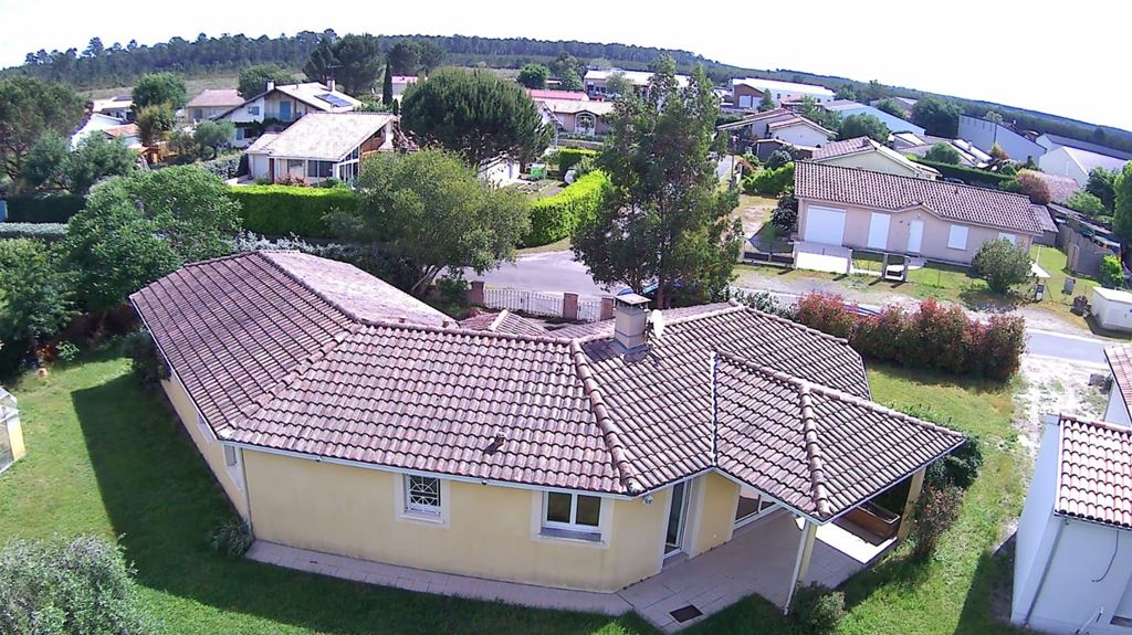 Maison de plain pied STE EULALIE EN BORN